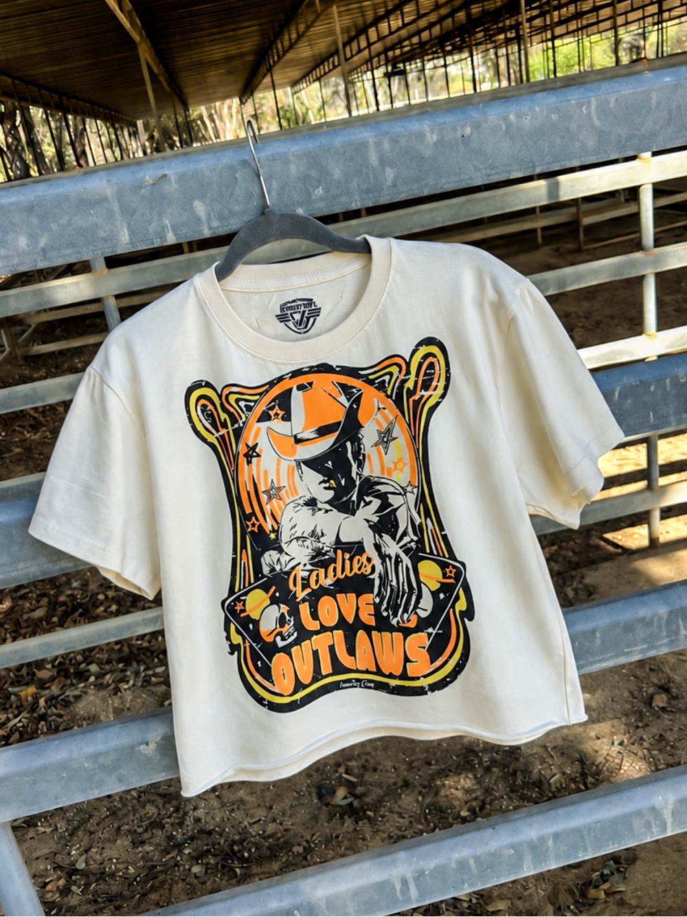 Women’s Cream Graphic Crop Tee - 'Ladies Love Outlaws'